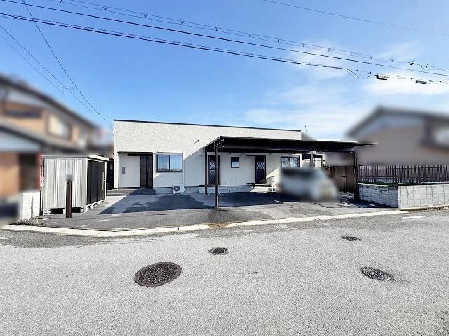 Modern 3LDK Bungalow in Uo-cho - Photo 1