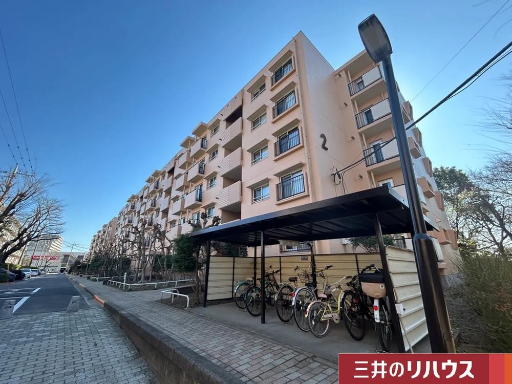 Charming 3LDK Apartment in Natsumidai - Photo 1