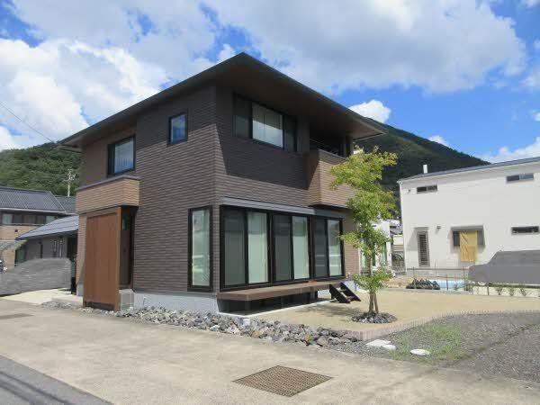 Modern 2LDK Home by Sekisui House - Photo 1