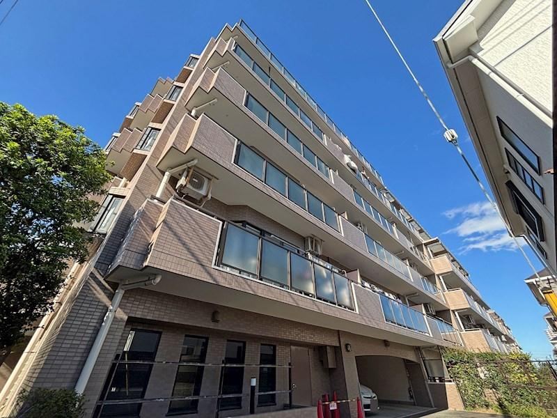 Charming 2LDK Apartment with Private Garden in Kawashimacho - Photo 1