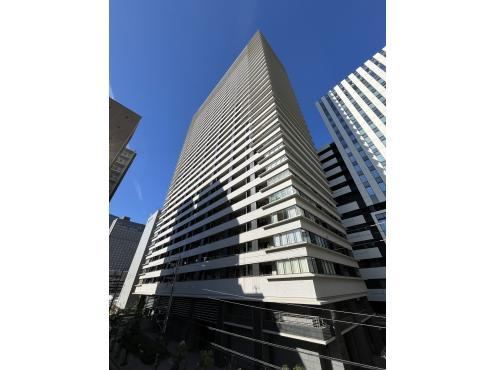 2LDK apartment in Kita Ward, Osaka - Photo 1