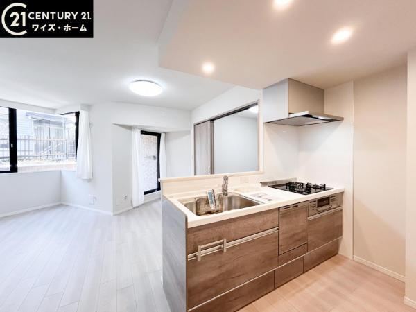 Conveniently Located 2LDK Apartment in Shinagawa - Photo 1