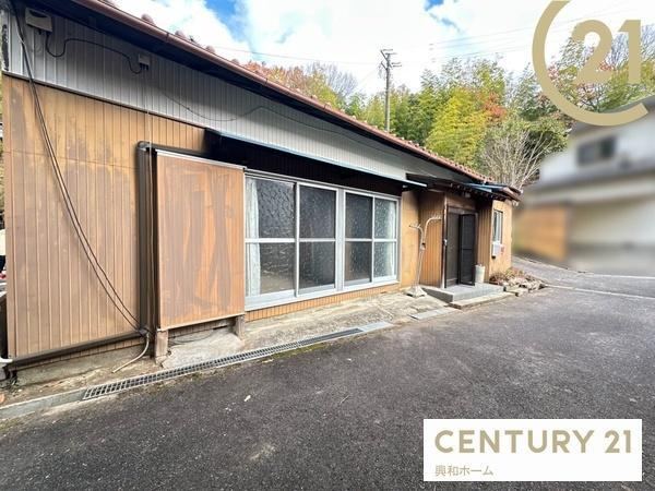 Bright 4DK Corner Lot House in Seto City - Photo 1