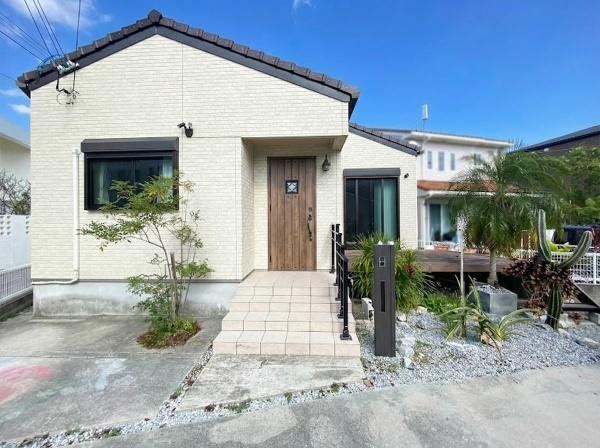 Stylish 2LDK House in Okinawa City - Photo 1