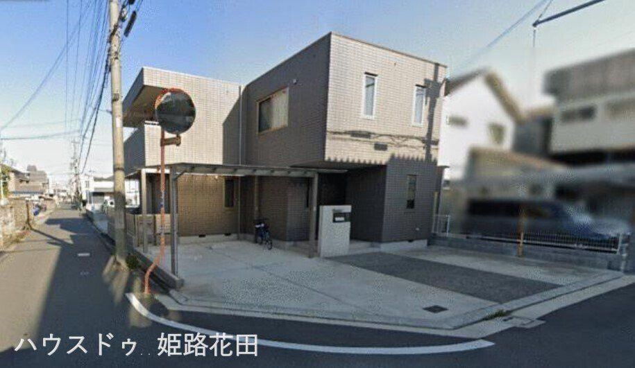 Spacious 4LDK Two-Family Home in Himeji - Photo 1