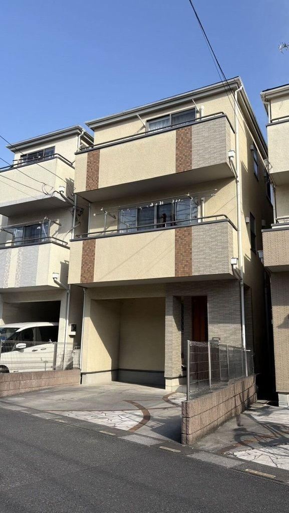 Charming Detached House in Popular Area - Photo 1