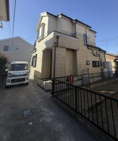 Spacious 4LDK House with Parking for 5 Cars in Kazo - Photo 1