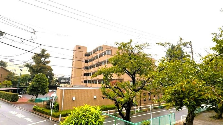 10-Minute Walk to Kamitakada Station - Photo 1