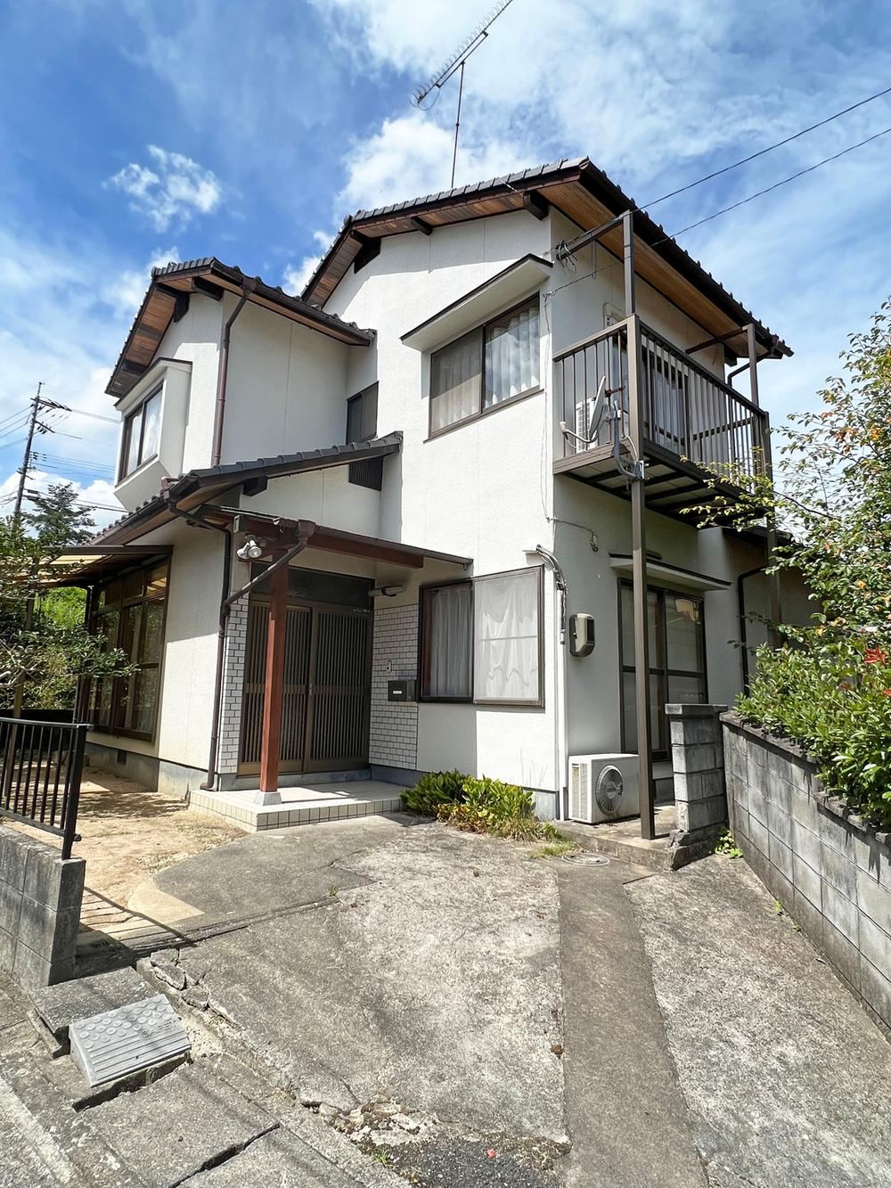 Sunny 4LDK Home in Takaya, Close to Schools - Photo 1