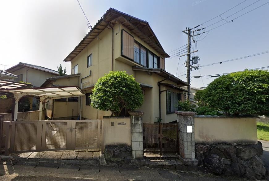 Expansive 7LDK Corner Lot Home in Iwakura - Photo 1