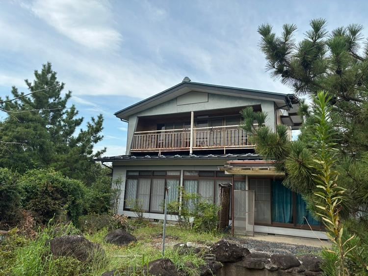 Expansive 9DK House on 2613 sqm Lot - Photo 1