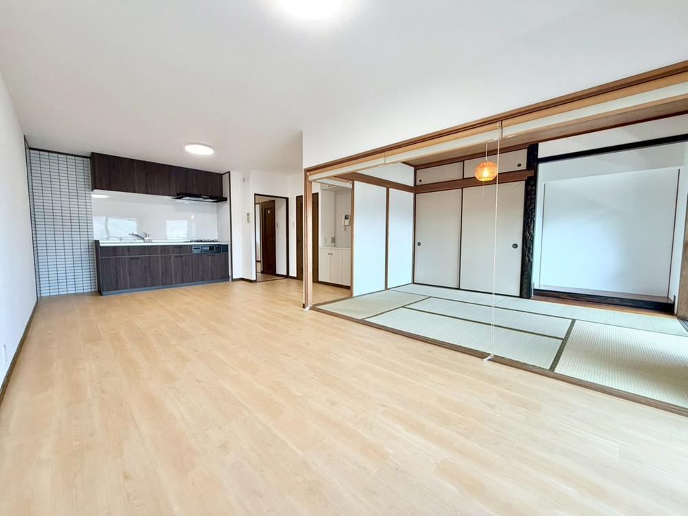 3LDK apartment in Wakamatsu Ward, Kitakyushu, Fukuoka - Photo 1