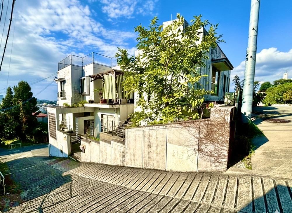 Three-Story Two-Family House Near Shuri Castle - Photo 1