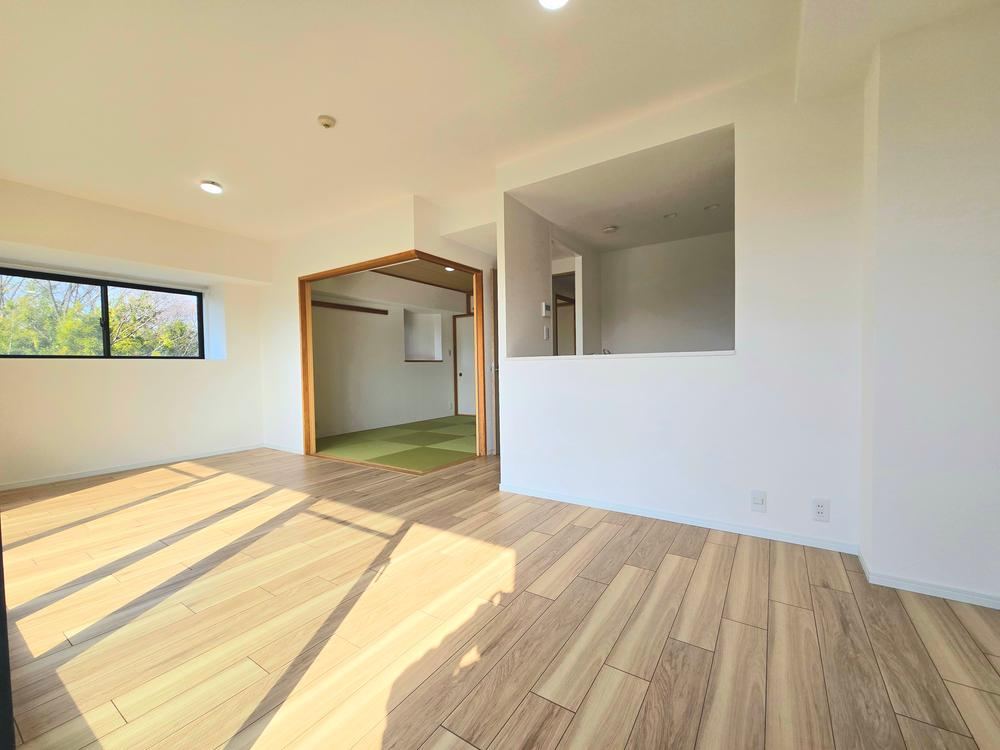 4LDK apartment in Hirakata, Osaka - Photo 1
