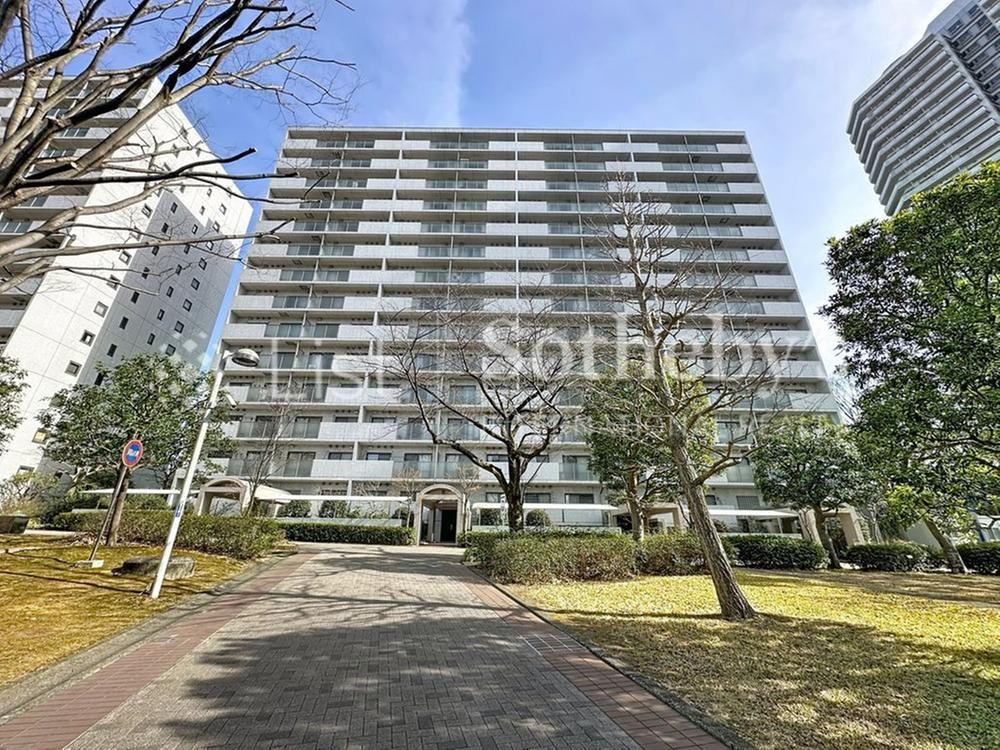 Freshly Renovated 3LDK Apartment in Totsuka - Photo 1