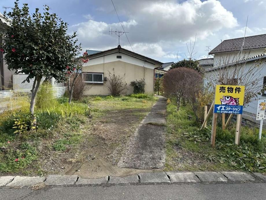 Large Land Plot in Machiura - Photo 1