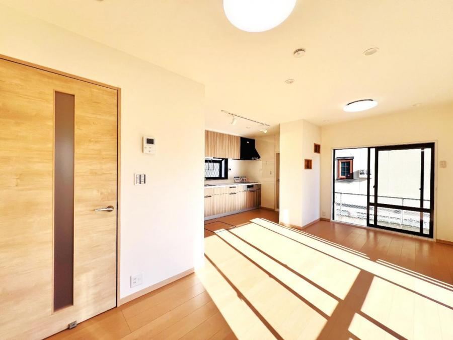Spacious 3LDK House in Hanishi with Modern Features - Photo 1