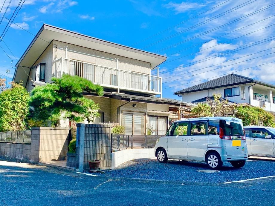 Charming 6K House on a Corner Lot in Hitachi - Photo 1