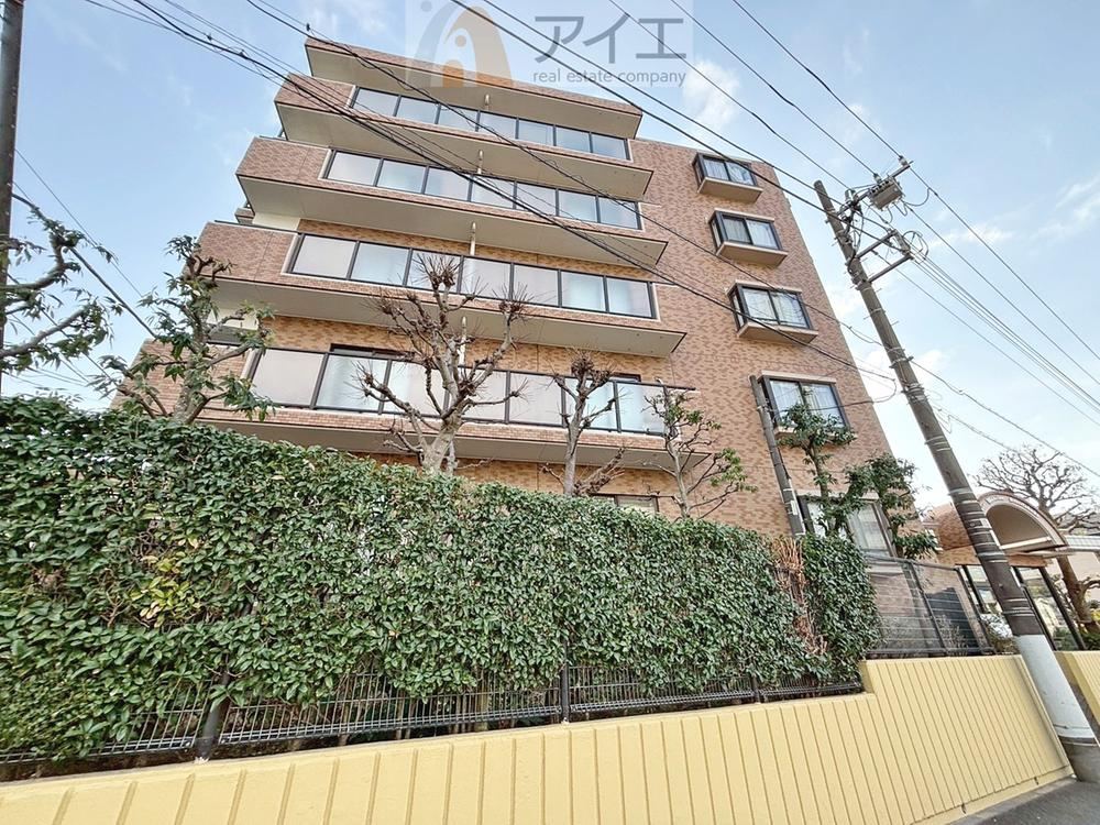Modern 3LDK Apartment with Renovation in Narashino - Photo 1