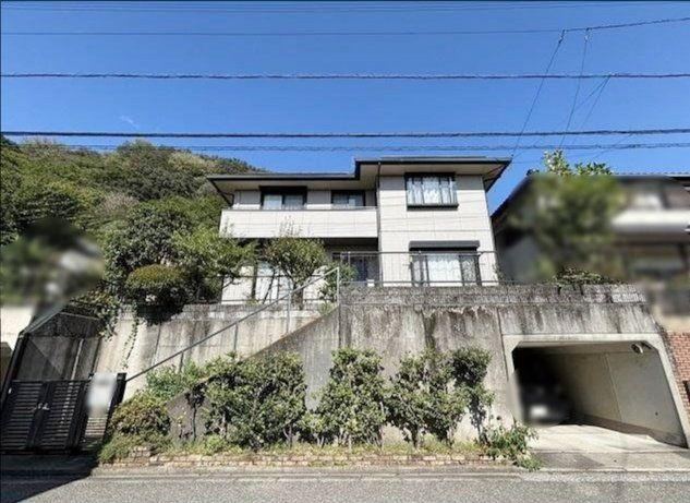 Spacious 4LDK+S Home with Scenic Mountain Views - Photo 1