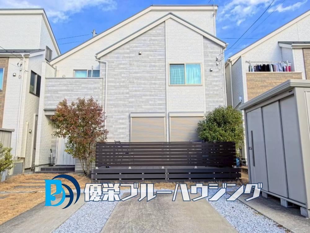 Stylish 3LDK Home with Loft and Modern Amenities - Photo 1