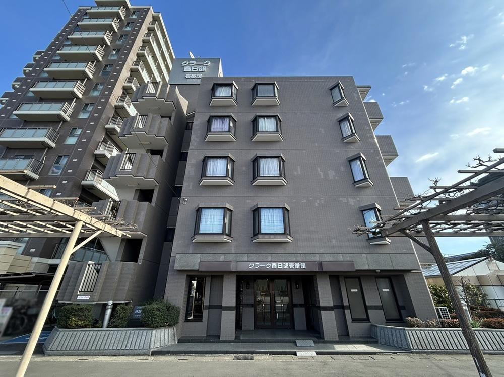 Renovated 3LDK Apartment in Central Kasukabe - Photo 1