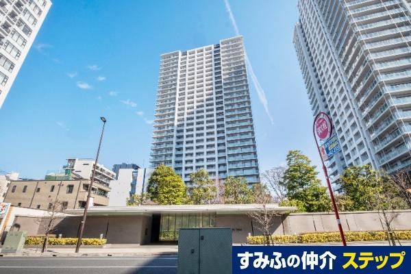 Spacious 2LDK Apartment with City Views in Omiya - Photo 1