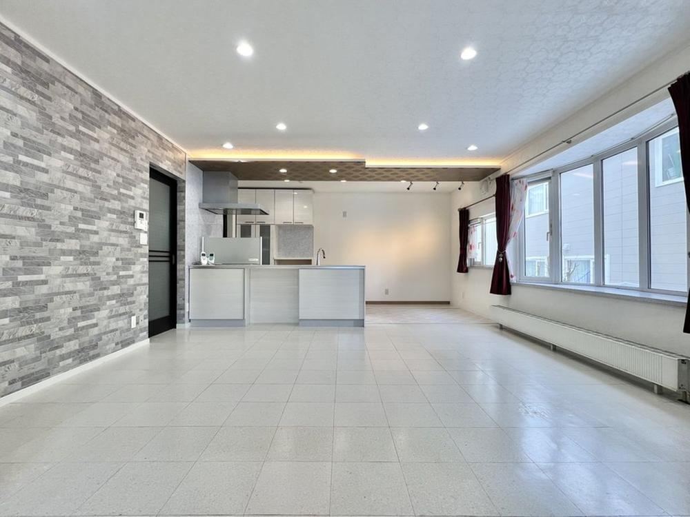 Independent Terrace House with Detached Feel - Photo 1