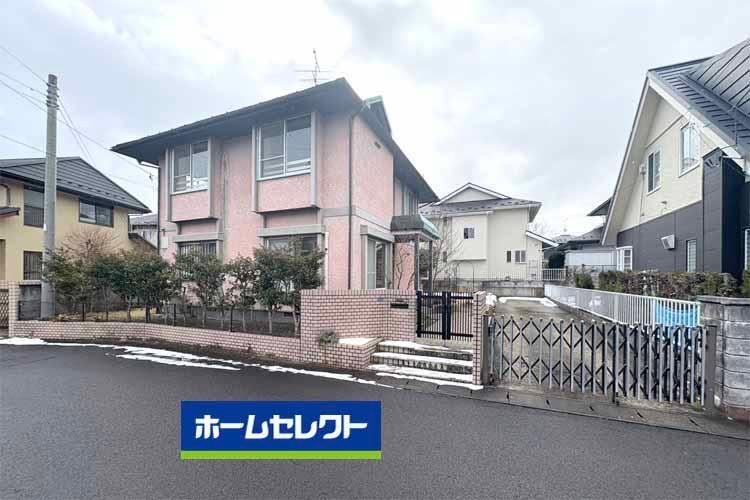 Renovated 5LDK House with Spacious Garden - Photo 1