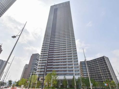 3LDK+S apartment in Chuo Ward, Tokyo - Photo 1