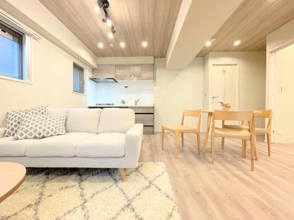 Renovated 2LDK Apartment in Sakuragi-cho - Photo 1