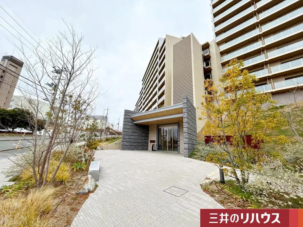 4LDK apartment in Mino, Osaka - Photo 1