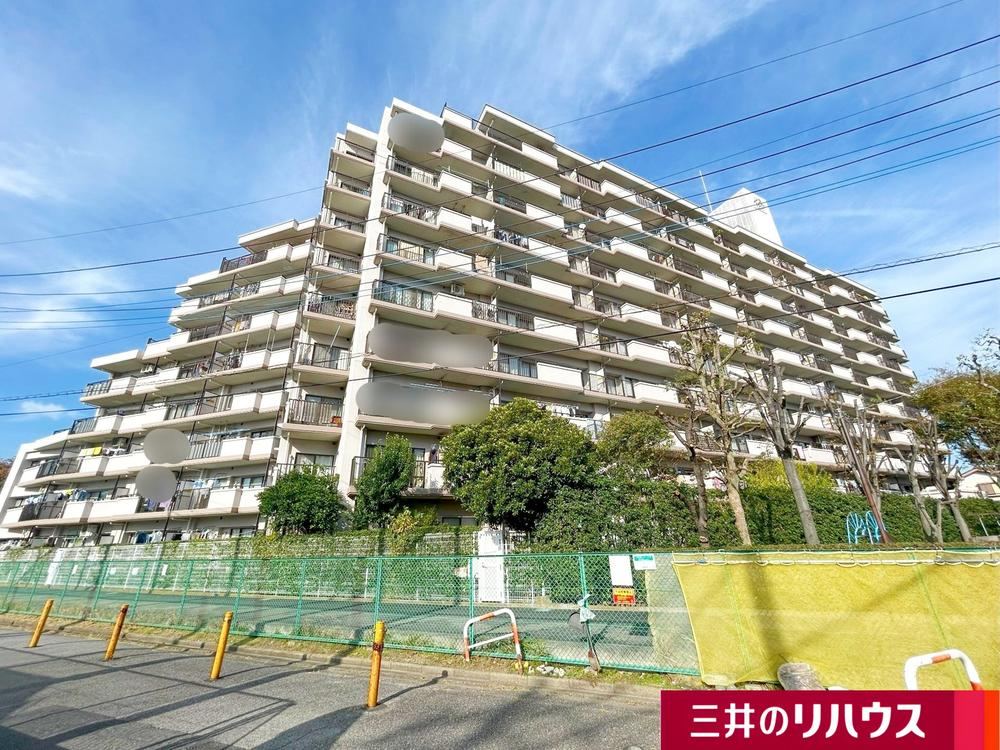 Charming 4LDK Apartment in Hanakuri - Photo 1