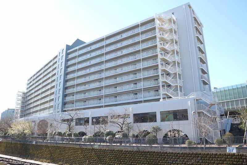 3LDK+S Apartment with Excellent Access to Station - Photo 1