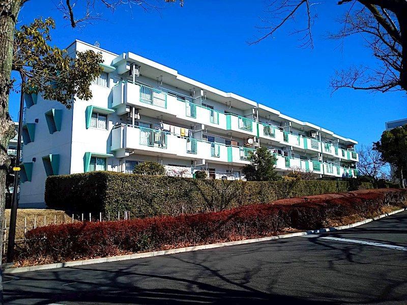 Charming 3LDK Apartment with Private Garden in Tama - Photo 1