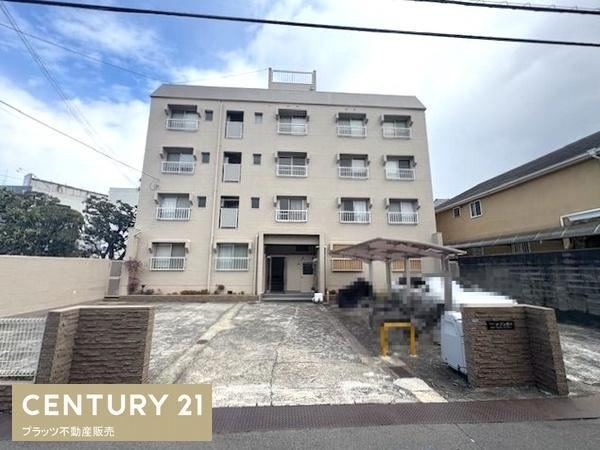 3DK apartment in Toyonaka, Osaka - Photo 1