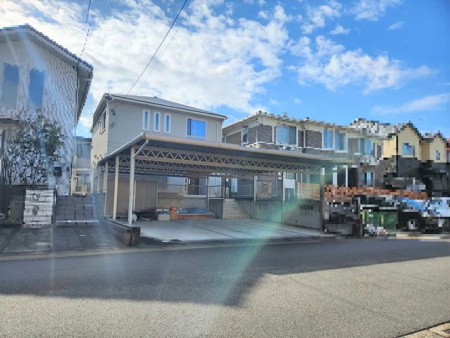 Modern 4LDK+S House with Office Space - Photo 1