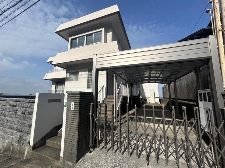 Spacious 5LDK with Ocean View in Kitakyushu - Photo 1