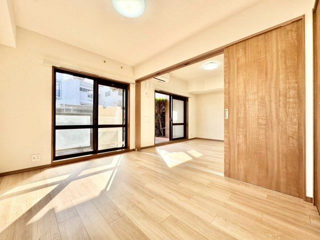 Renovated 3LDK Apartment with Parking in Hashimoto - Photo 1