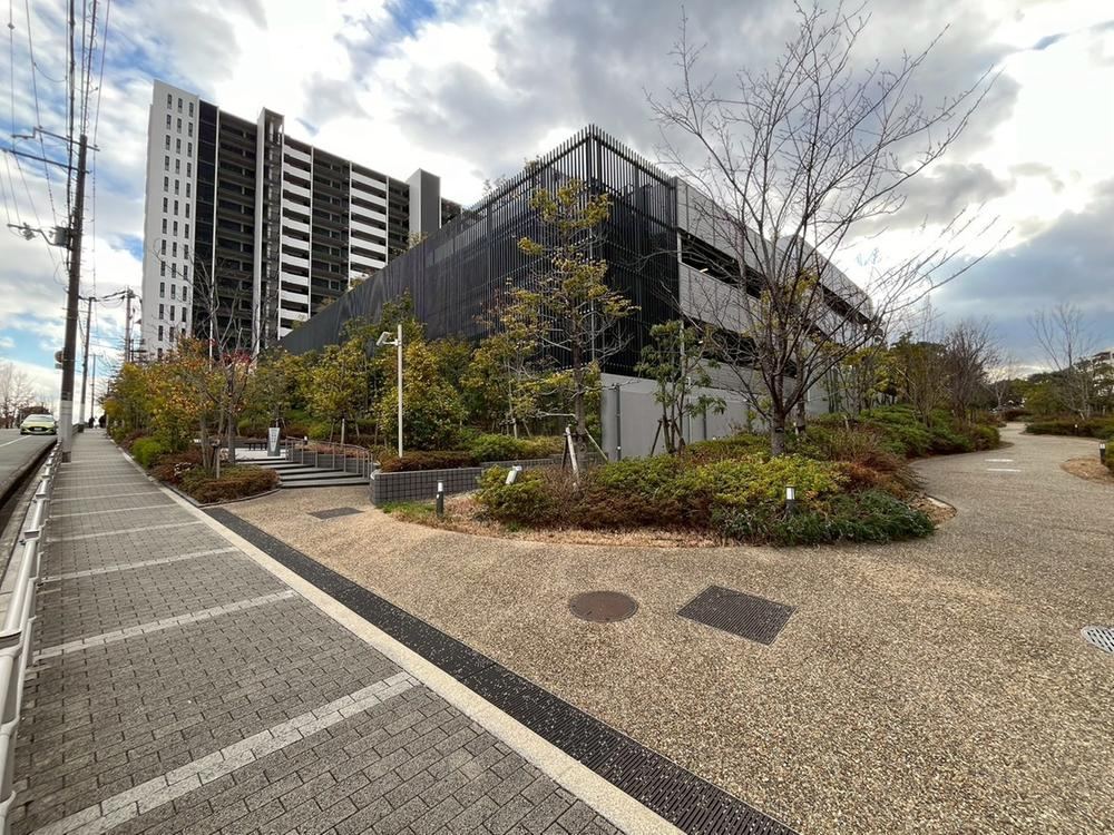 4LDK apartment in Toyonaka, Osaka - Photo 1