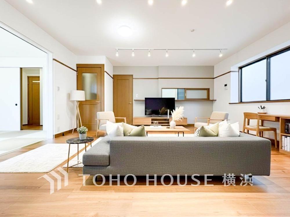 Renovated 5LDK Home with Garden in Wakakusa-dai - Photo 1