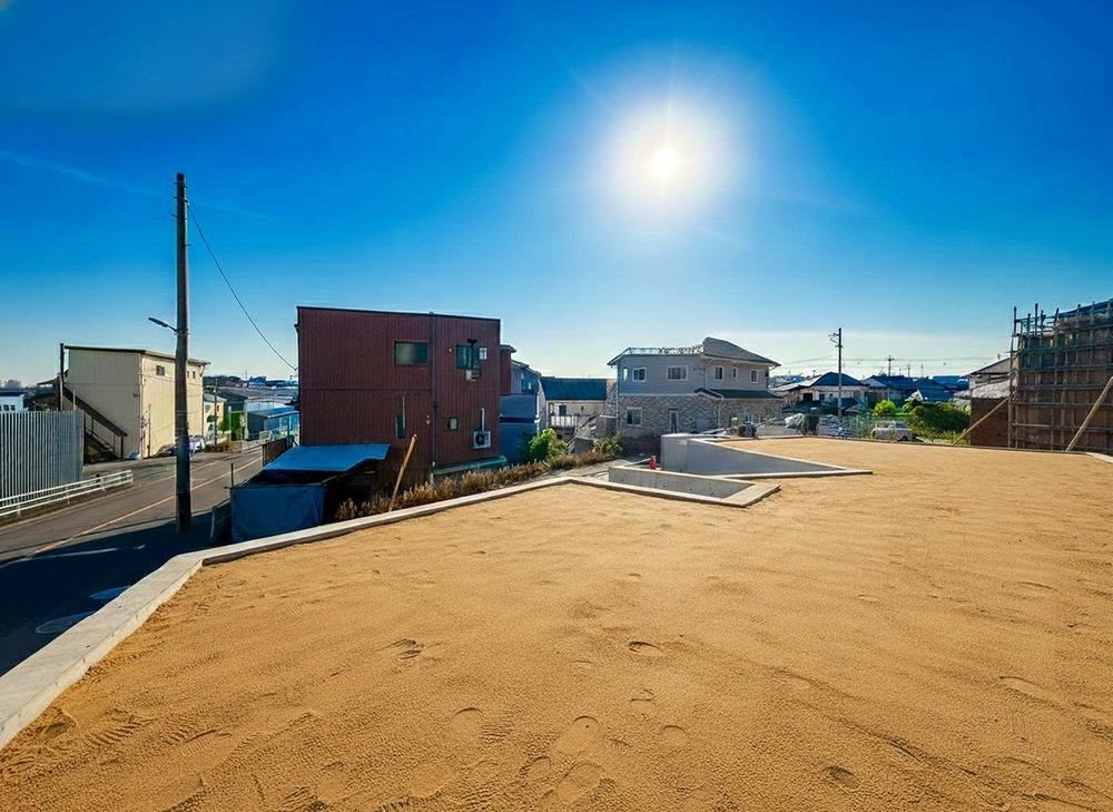 Spacious Land in Yokohama's Serene Neighborhood - Photo 1