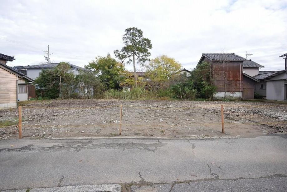 509 m² land in Kanazawa, Ishikawa - Photo 1