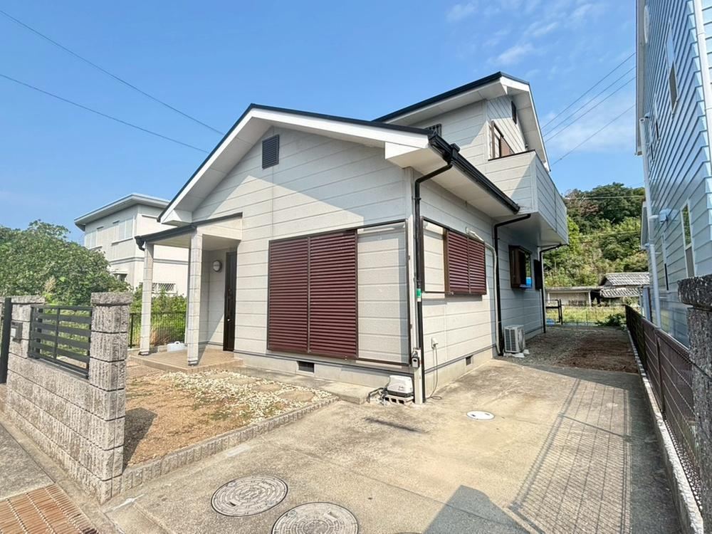 3LDK House with Upcoming Renovation - Photo 1