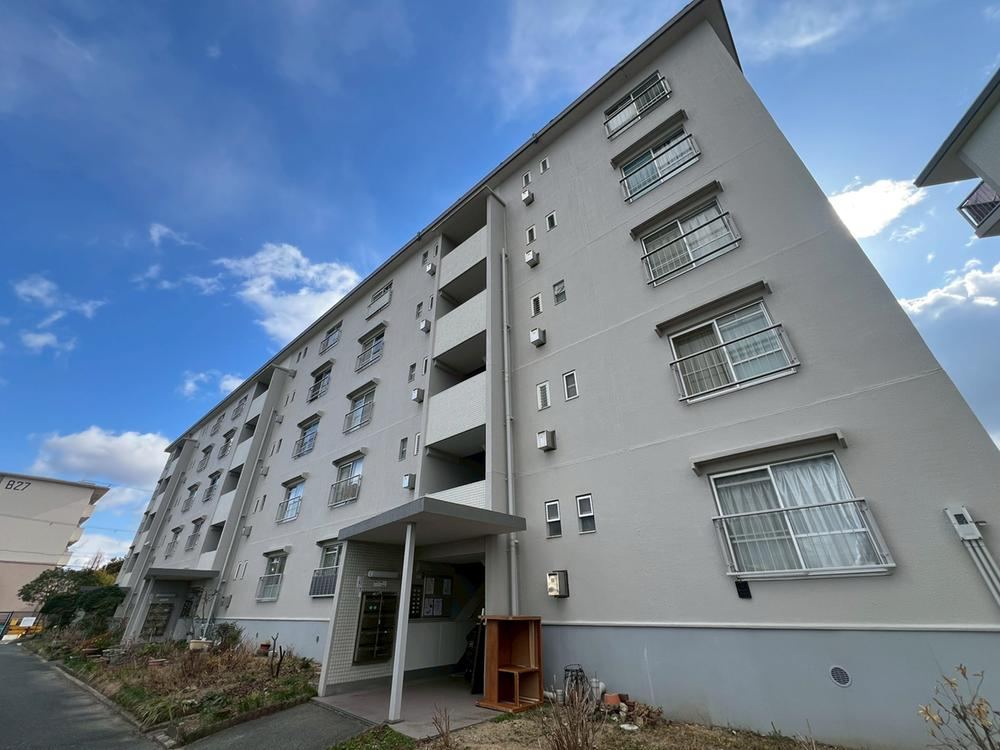2LDK apartment in Yawata, Kyoto - Photo 1