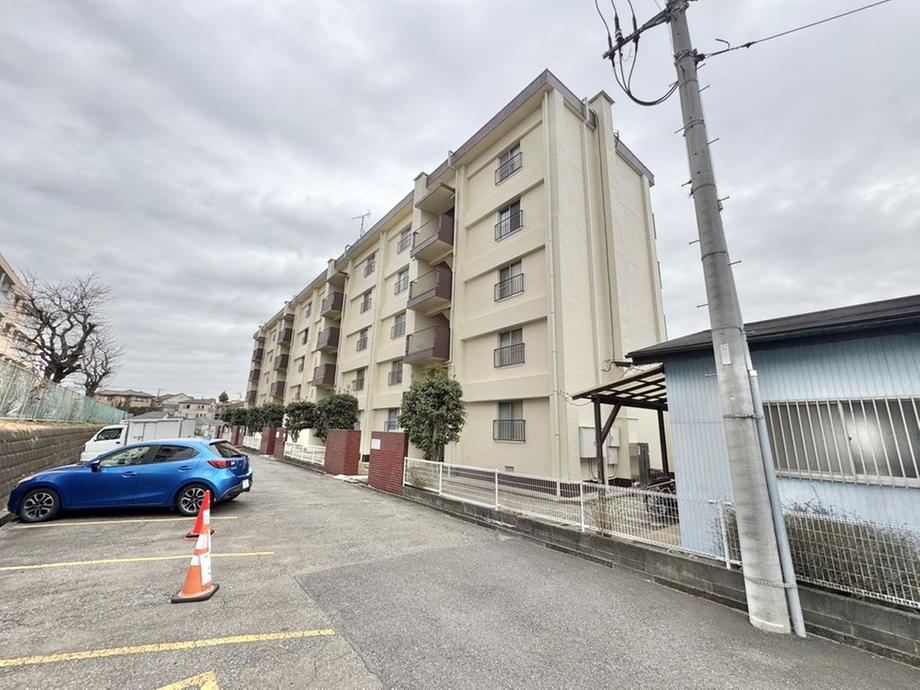 Bright 1LDK Apartment in Higashikawajima-cho - Photo 1