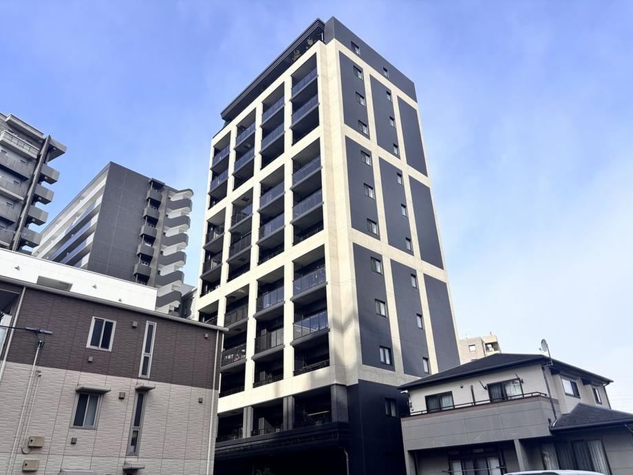 Stylish 2LDK Apartment in Sendai - Photo 1