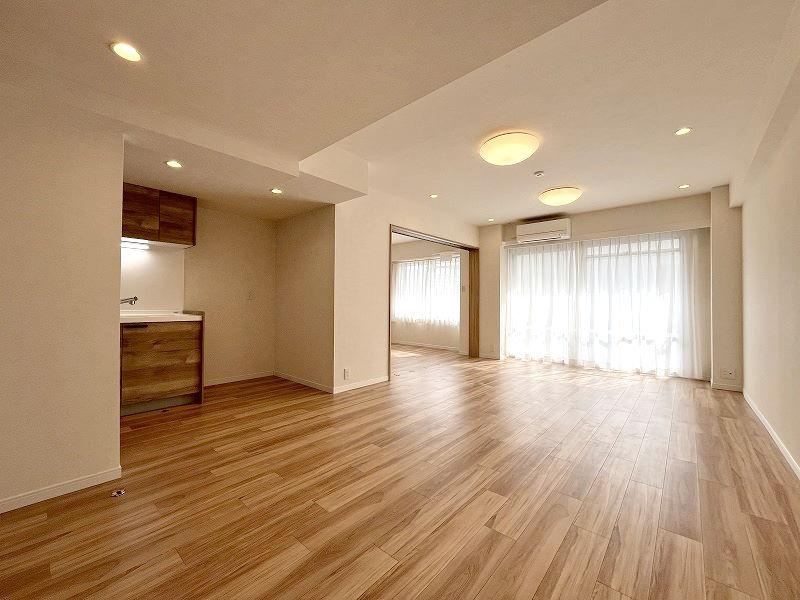 3LDK Apartment with Private Garden in Suginami - Photo 1