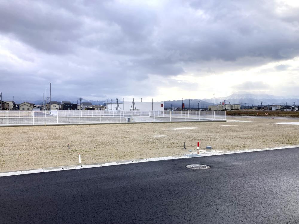 Large New Development in Tomizuka Town - Photo 1
