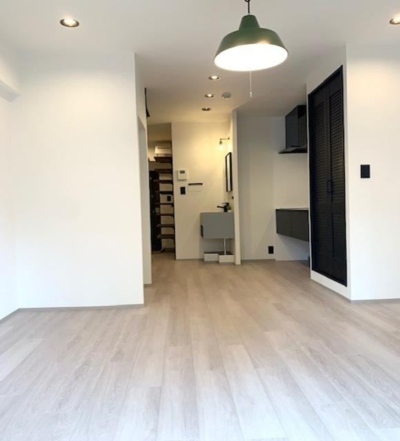 2DK apartment in Kita Ward, Osaka - Photo 1
